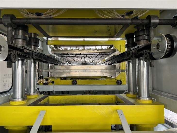 Plastic Ice-cream Cup Thermoforming Machine